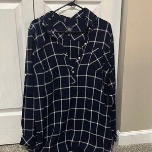 Gap maternity plaid shirt
